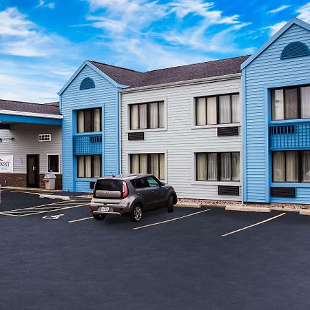 Baymont By Wyndham Appleton Hotel Exterior photo