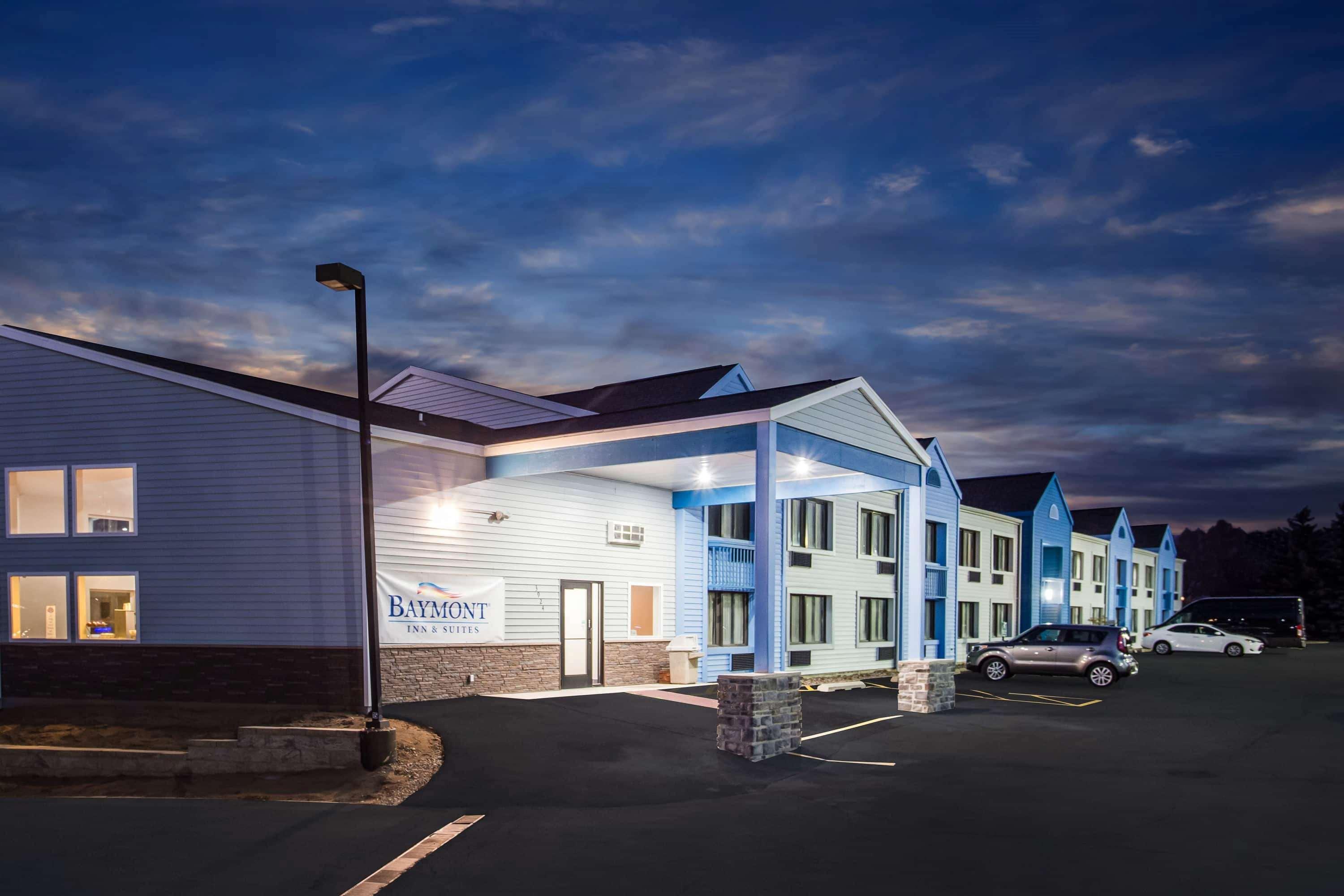 Baymont By Wyndham Appleton Hotel Exterior photo
